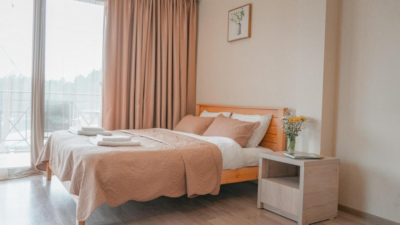 Hotel Surami 外观 照片